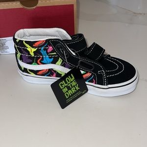 KIDS SK8-MID REISSUE HOOK AND LOOP SHOES Size 12.5